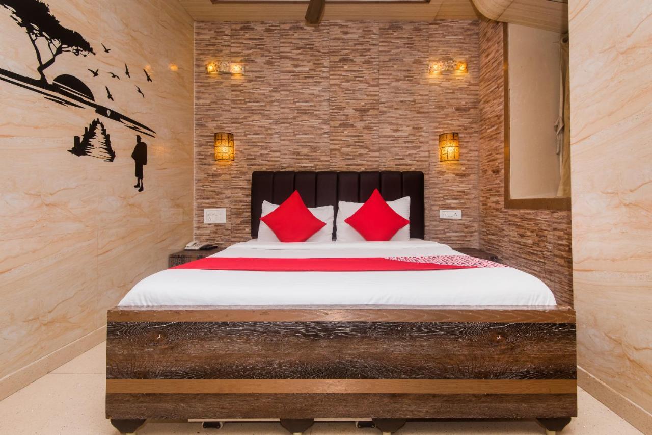 Hotel Oliver, Colaba ムンバイ エクステリア 写真